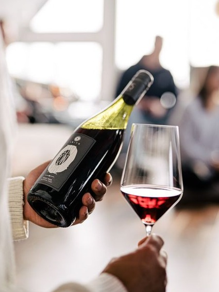 Bezalkoholowe czerwone wino